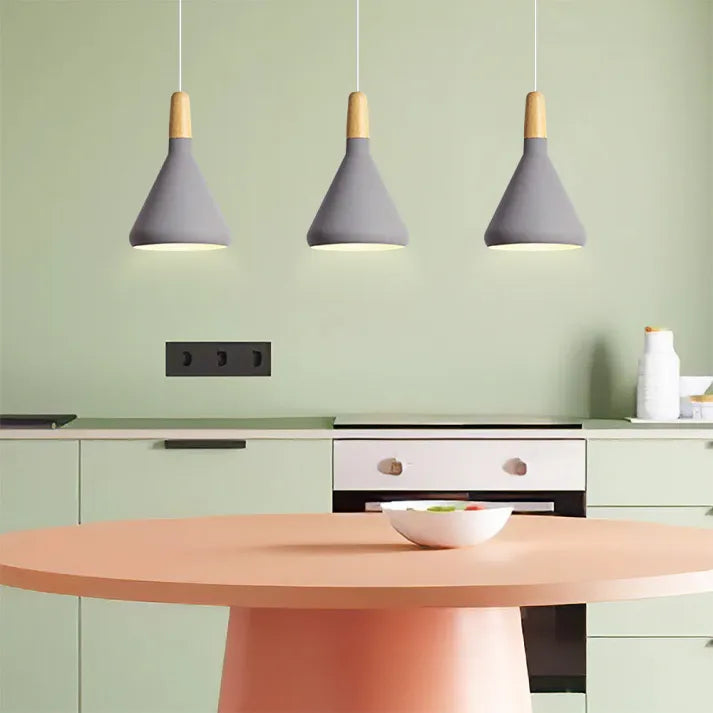 Macaron – Lampe à suspension conique en métal