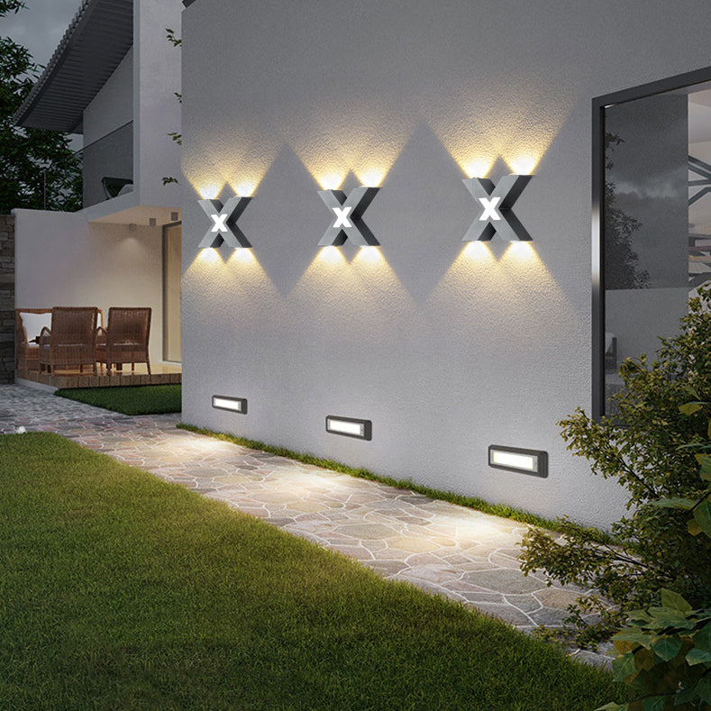 Aplique LED moderno impermeable en forma de X con 4 luces para exteriores