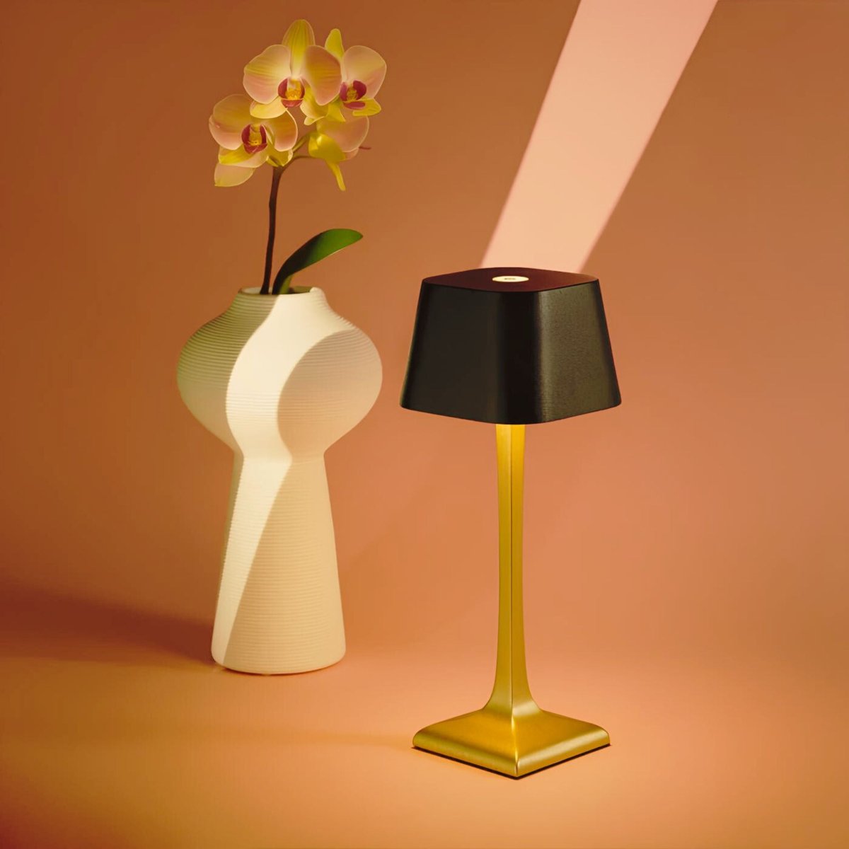 Eleganza™ Table Lamp