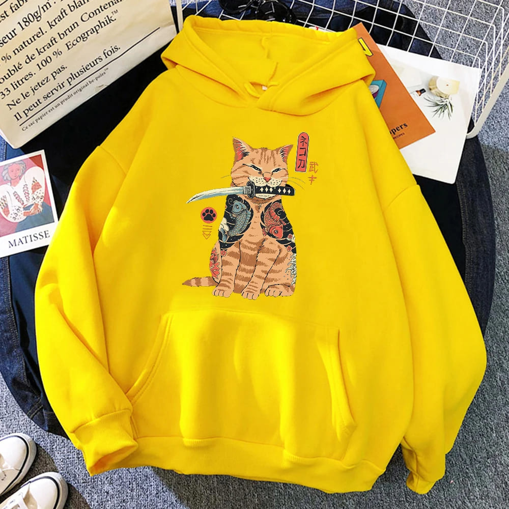 Sudadera con capucha y gato naranja con katana samurái