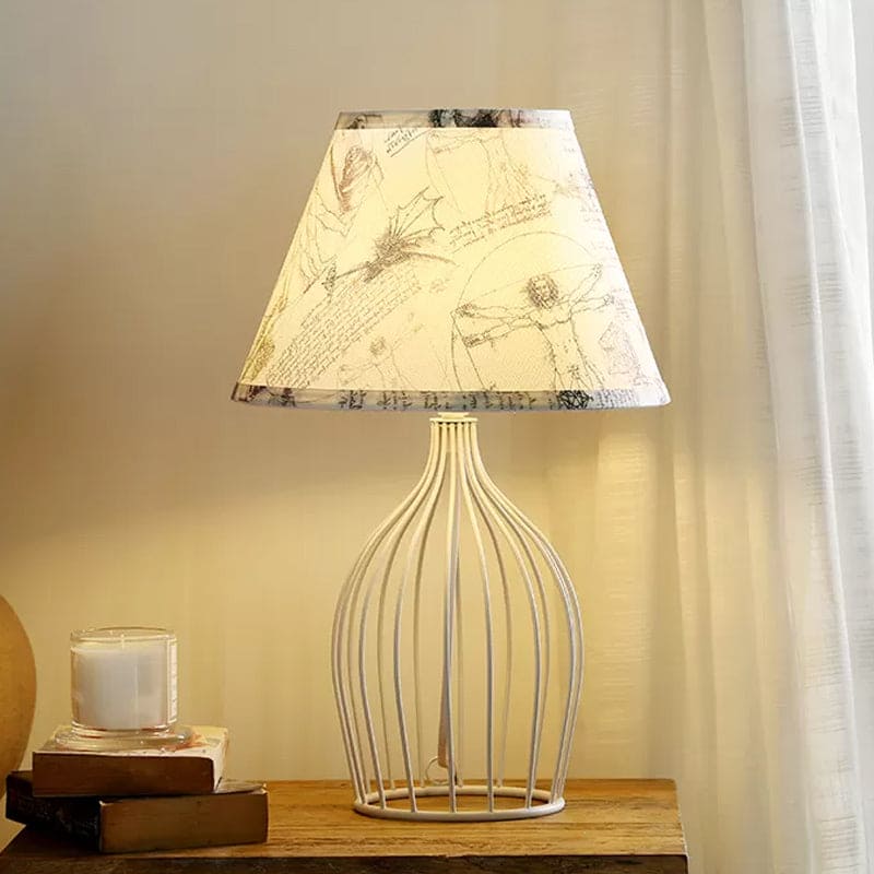 GloLight - Lampada da tavolo tradizionale a forma di cono con base a gabbia di metallo