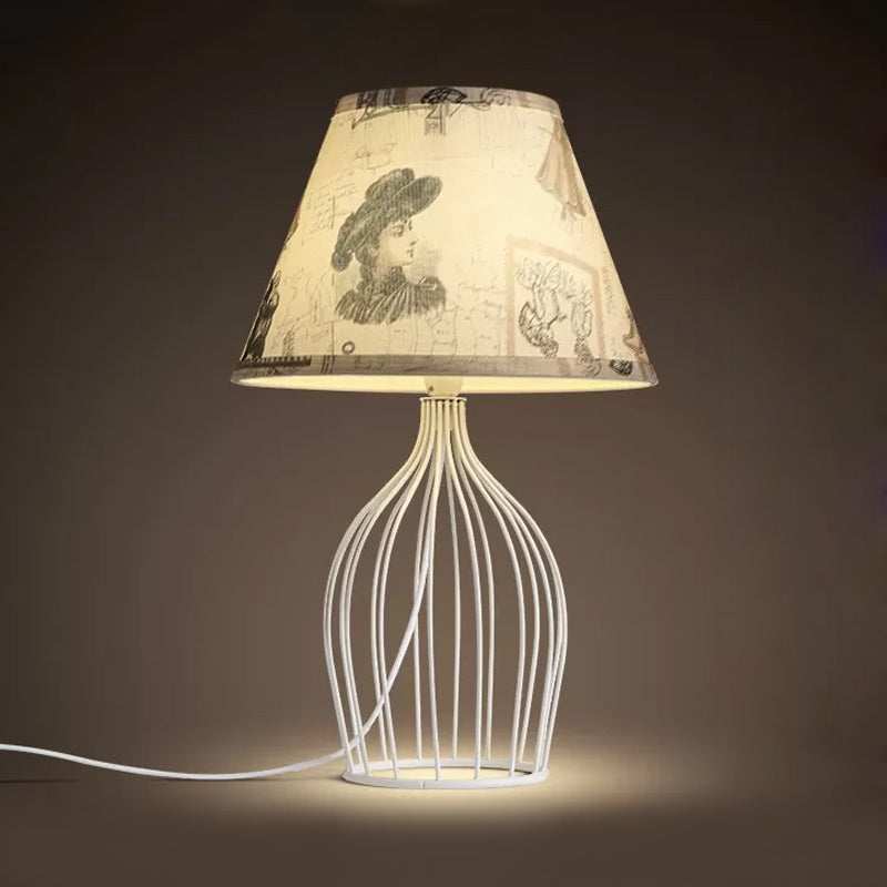 GloLight - Lampada da tavolo tradizionale a forma di cono con base a gabbia di metallo