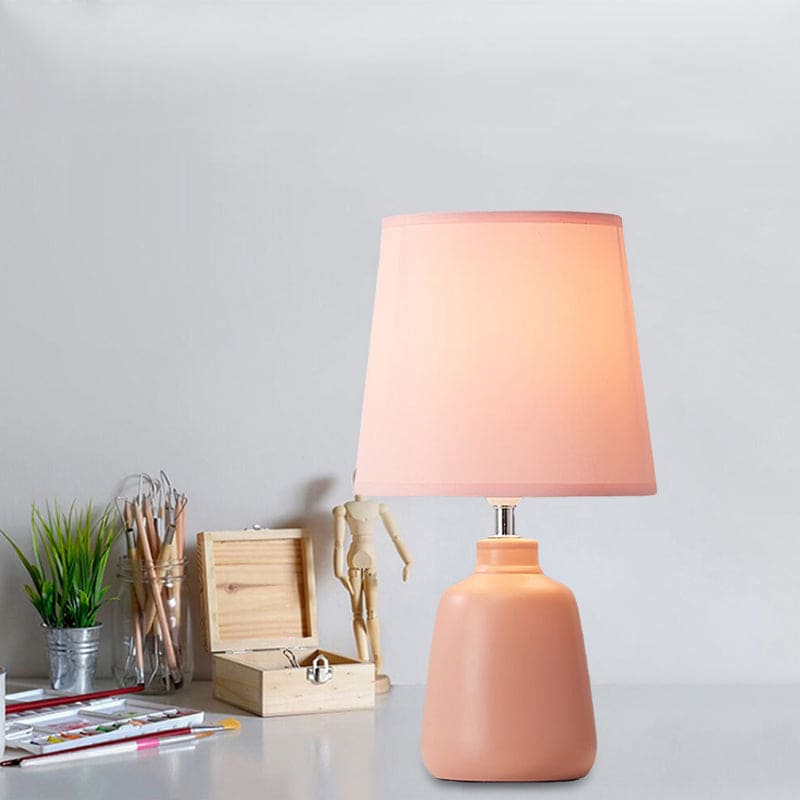 LisaLight - Lampada da comodino in tessuto nordico con base in ceramica