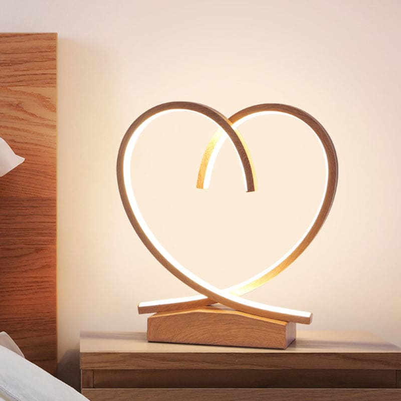 HeartWood - Comodino in legno con cuore amorevole