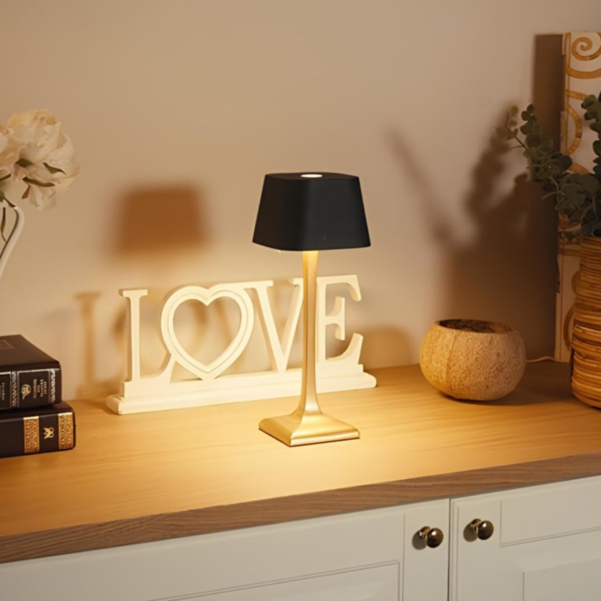 Eleganza™ Table Lamp