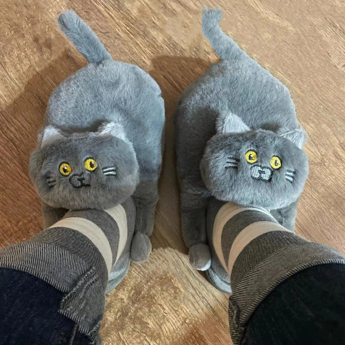 Pantofole di peluche per gatti FelineFuzz