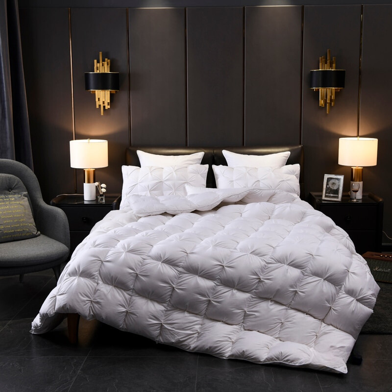 Couette matelassée en duvet d'oie Tanya White Pinch