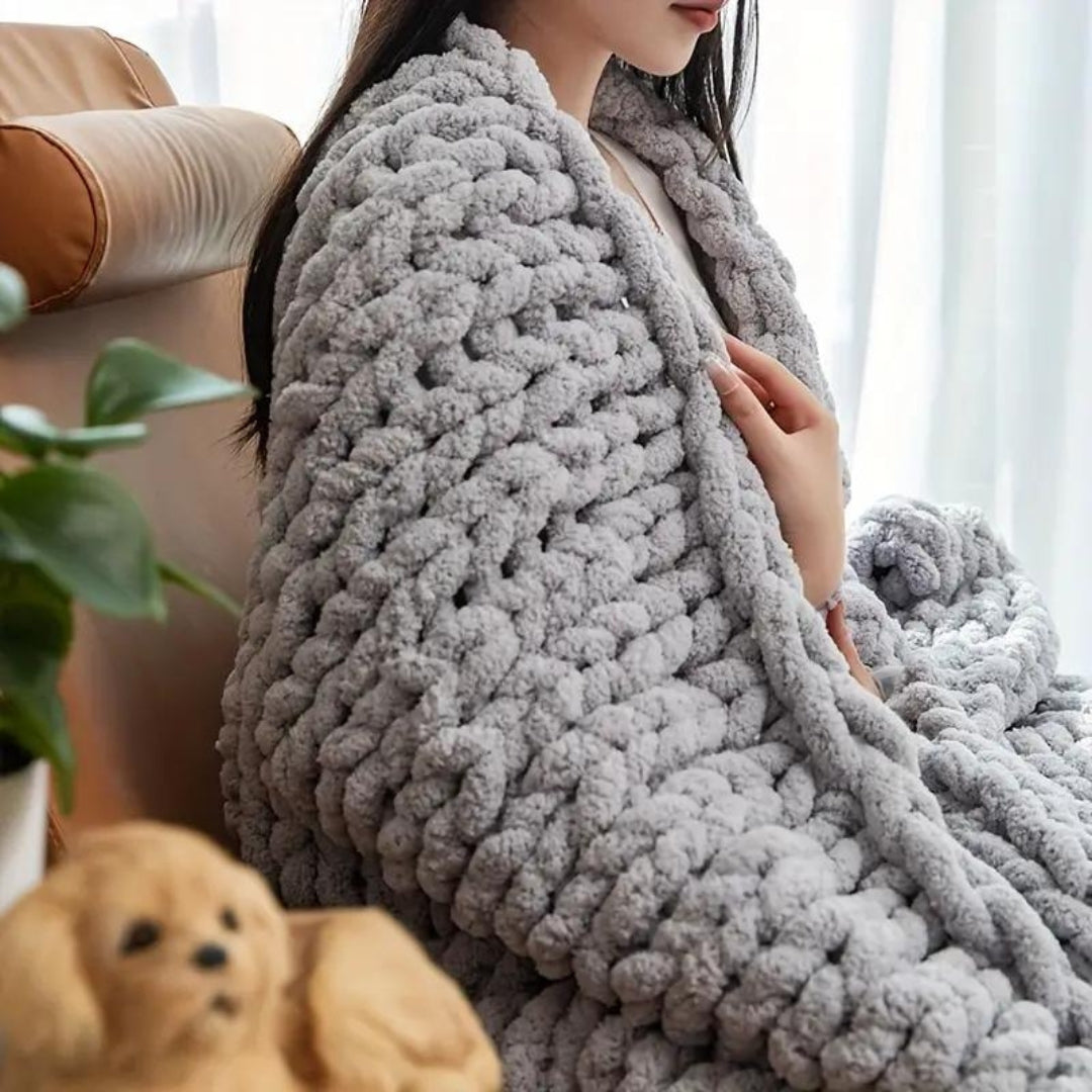 Wolly Wonder Throw Blanket™