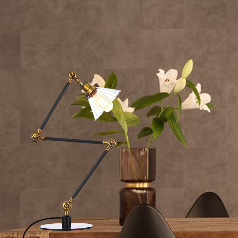 LumiClear - Elegant kegleformet bordlampe i klart glas