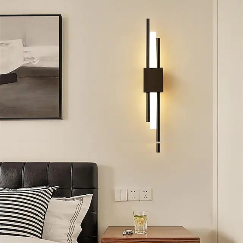 LuminArt - Stijlvolle zwart/gouden LED-wandlamp voor slaapkamer