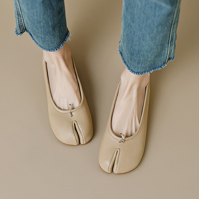 Vivienne Lane Tabi Slip-Ons Laposok