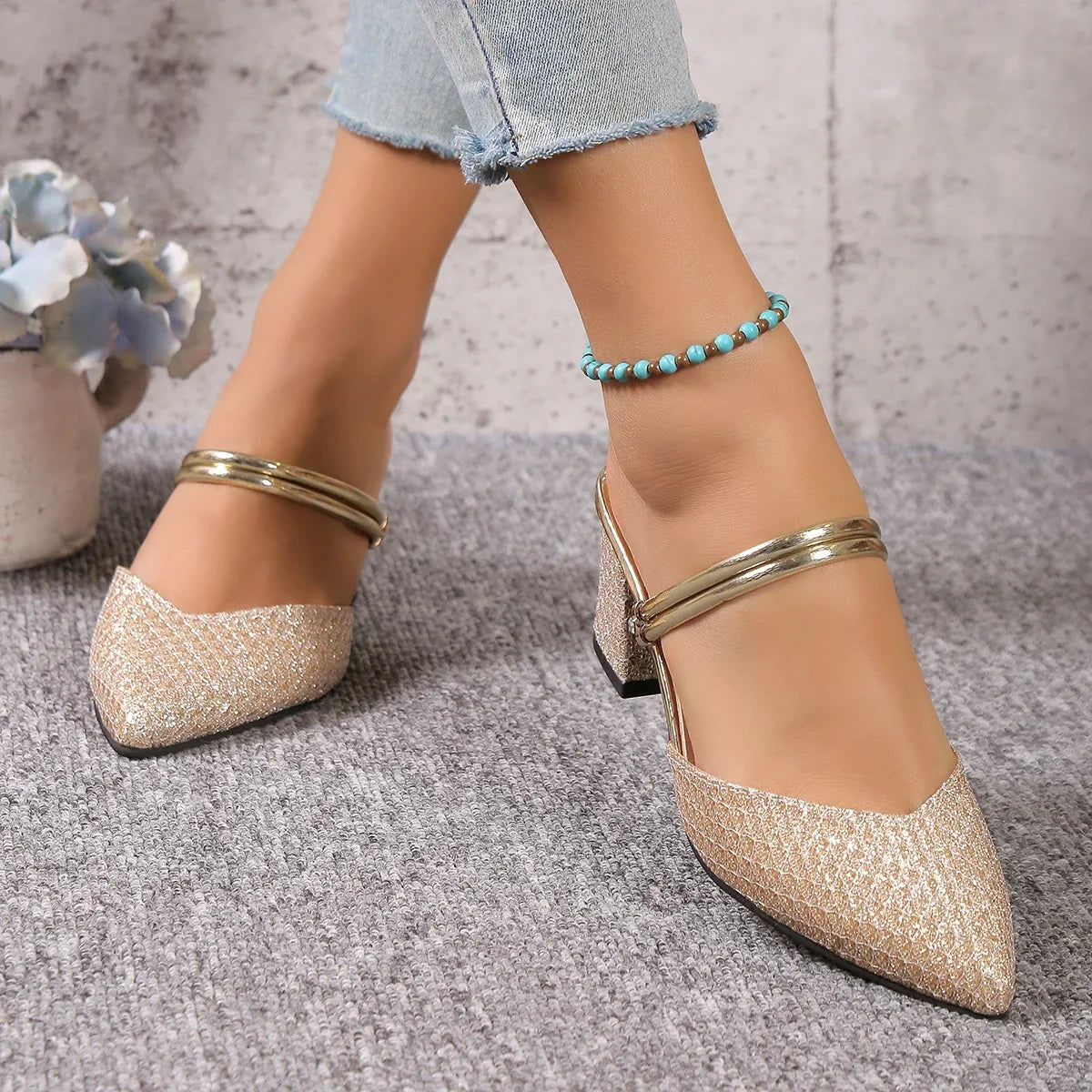 Eva - Golden ladies pumps