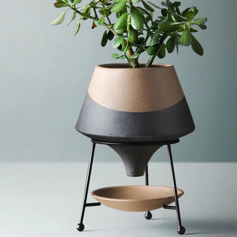 Ondergedompelde Clay Teardrop Pot met schotelstandaard