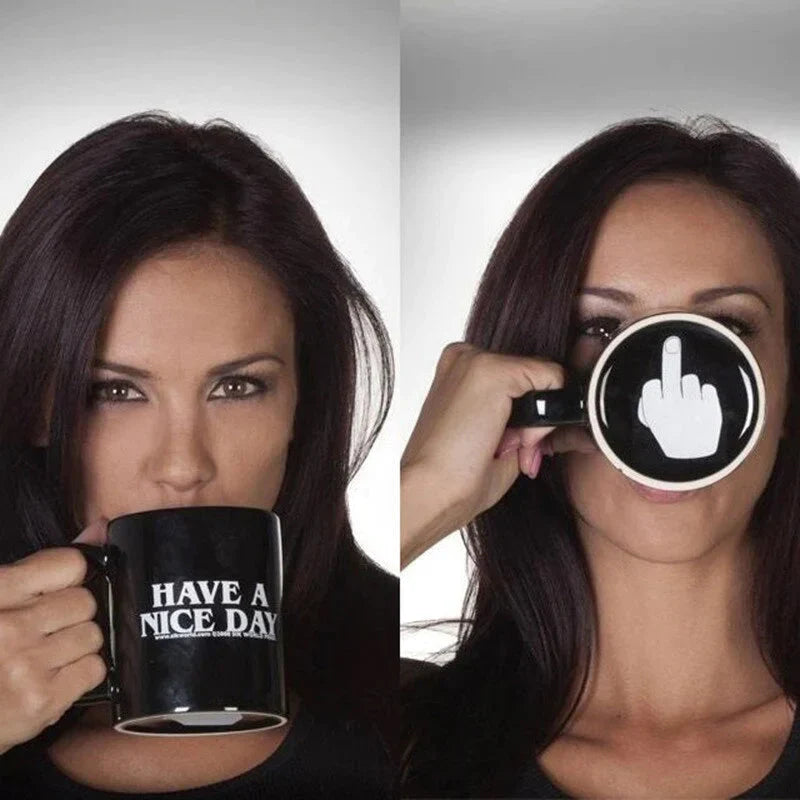 Taza divertida con el dedo medio que tengas un buen día