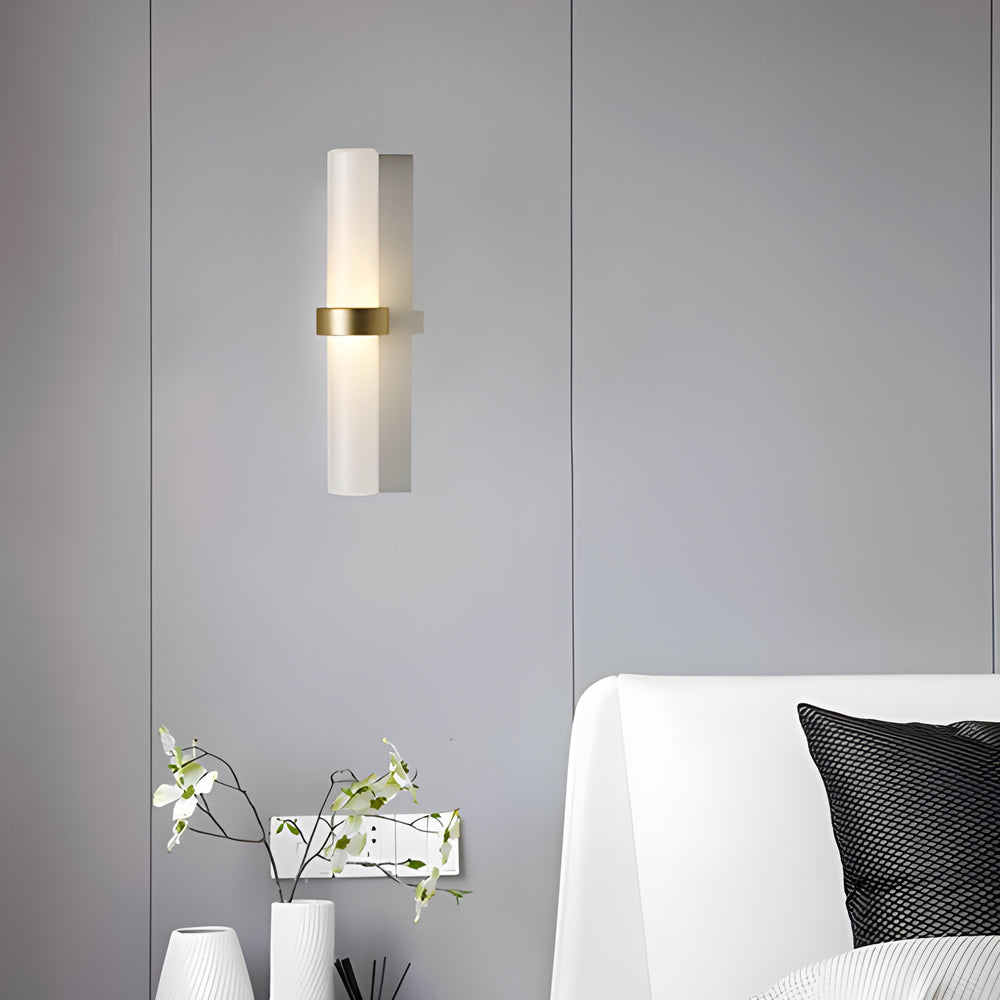 GlowLight - Moderne vegglampe laget av frostet glassrør i varm hvit for stuen