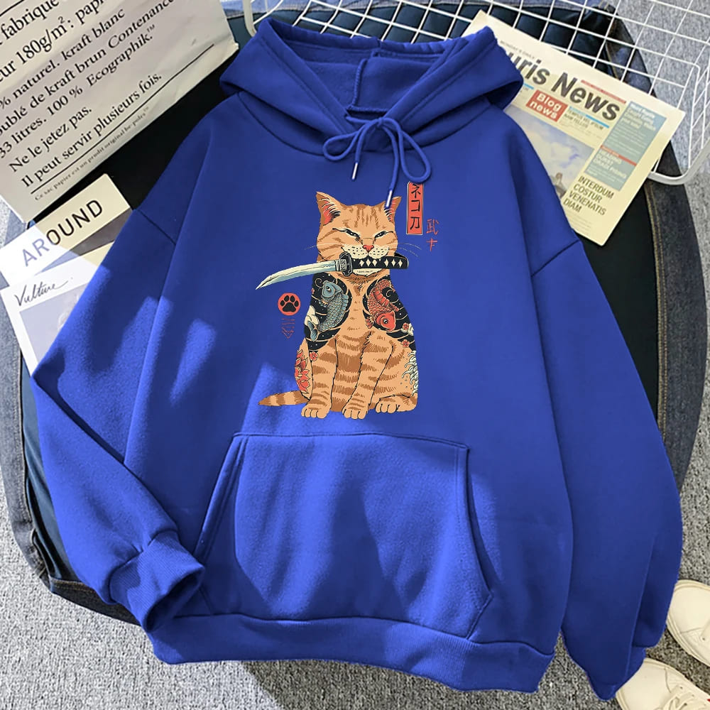 Sudadera con capucha y gato naranja con katana samurái