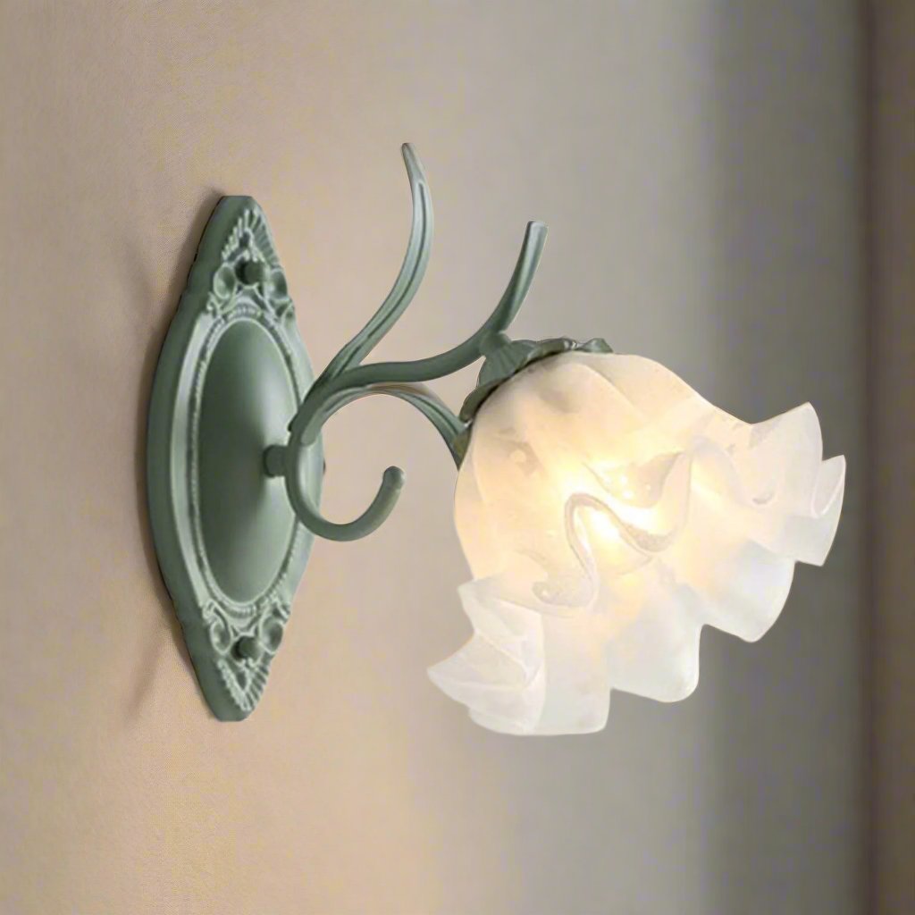 LilyGlow – Lámpara de pared con diseño de lirio de los valles