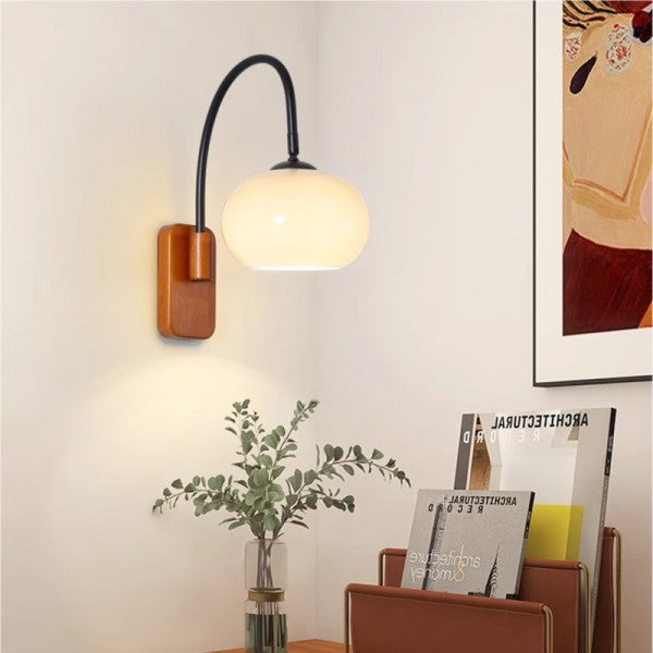 Orbite - Wandlamp van kaki glas met houten accent