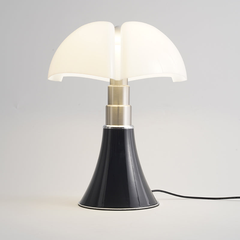 ClassicGlow – Lampe classique élégante