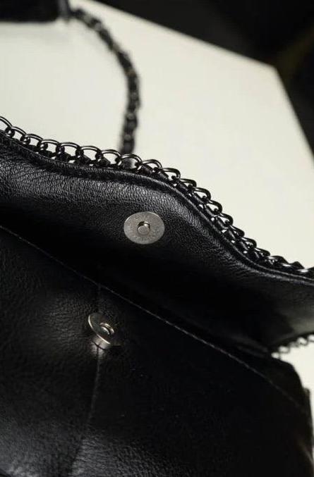 Zyra Chain Crossbody-taske