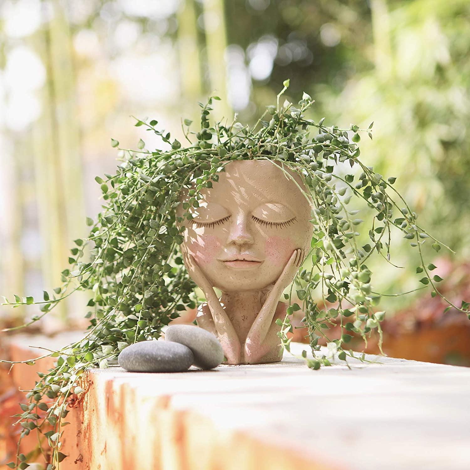 Vaso per fiori con faccia arrossita