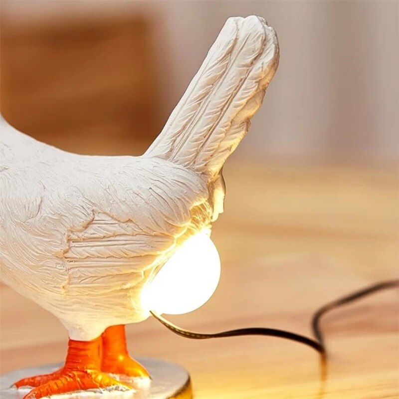 ChickenLamp™ - morsom bordlampe i form av en kylling