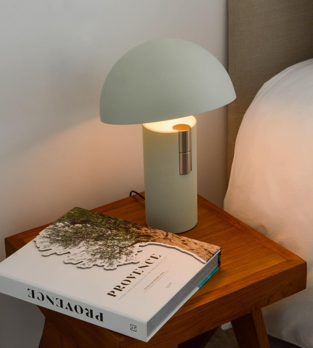 ModiLuxe - Elegante lampada da tavolo dal design moderno