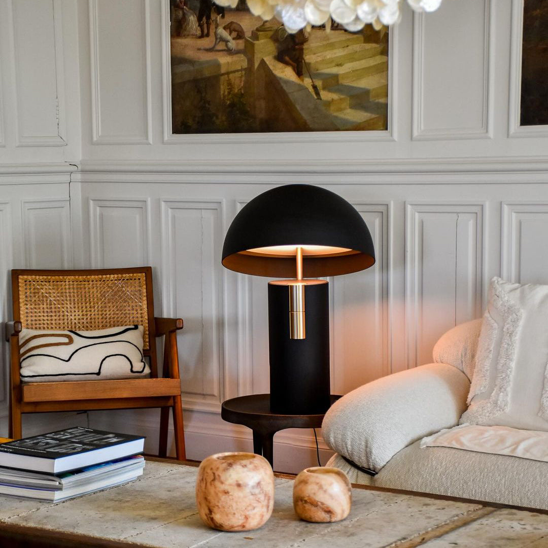 ModiLuxe - Elegant bordlampe med moderne design