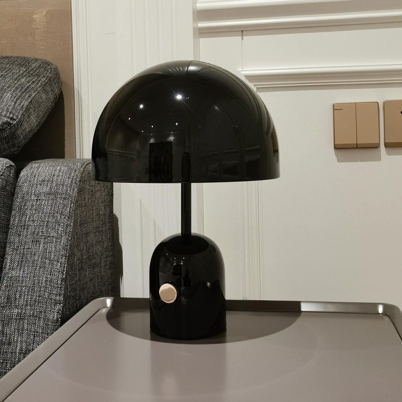 ChimeGlow - Bell bordlampe, for et elegant preg av lys