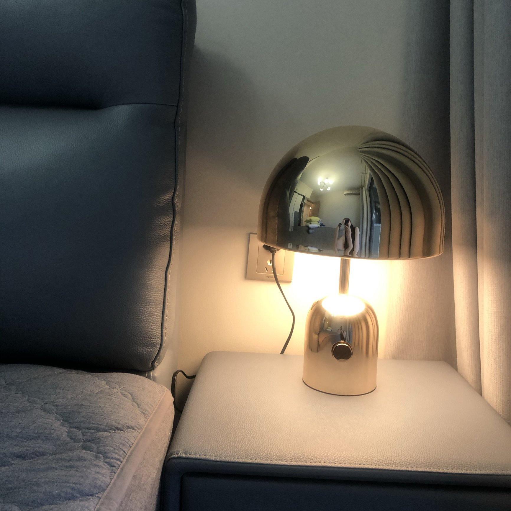 ChimeGlow - Bell bordslampa, för en elegant touch av ljus