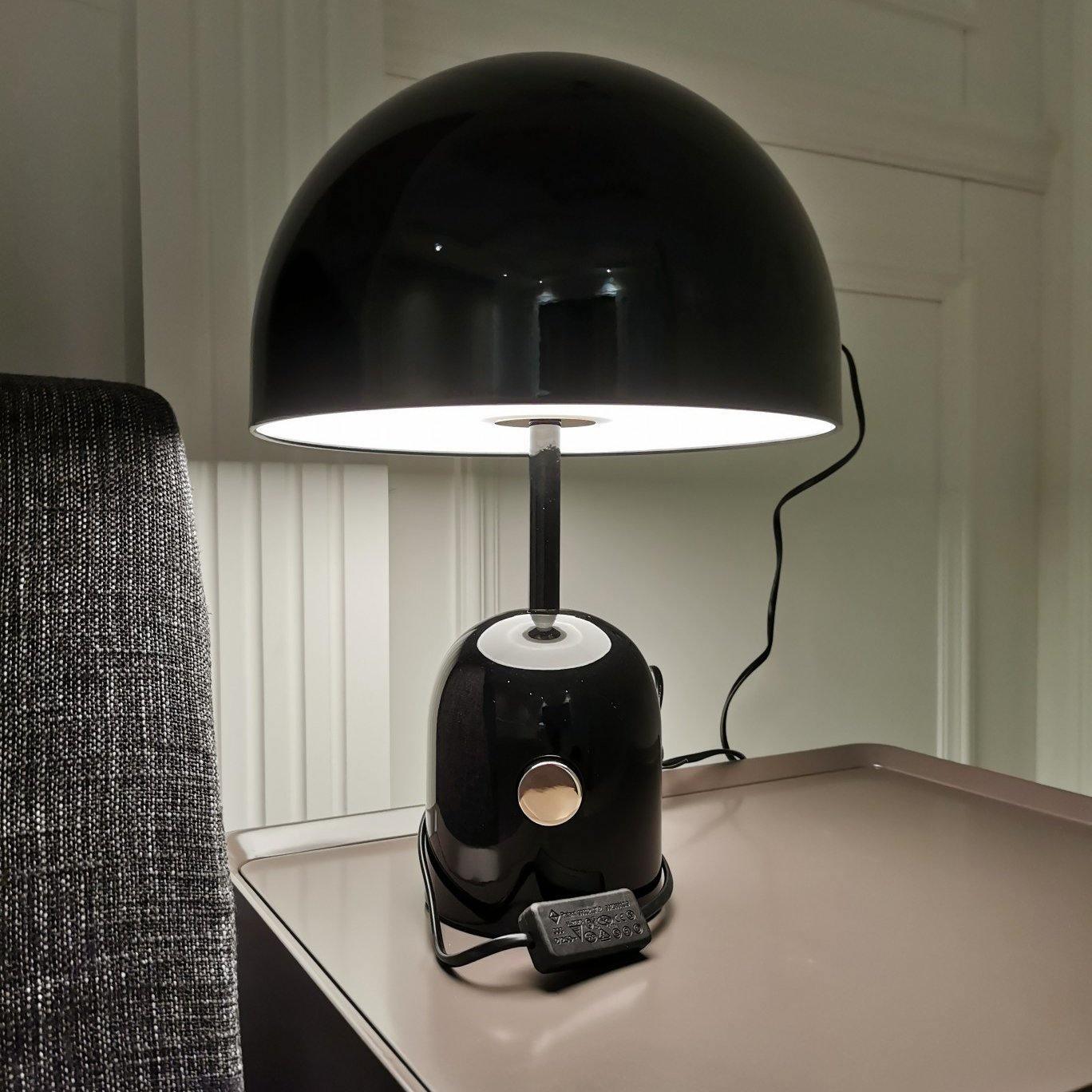 ChimeGlow - Bell bordlampe, for et elegant preg av lys