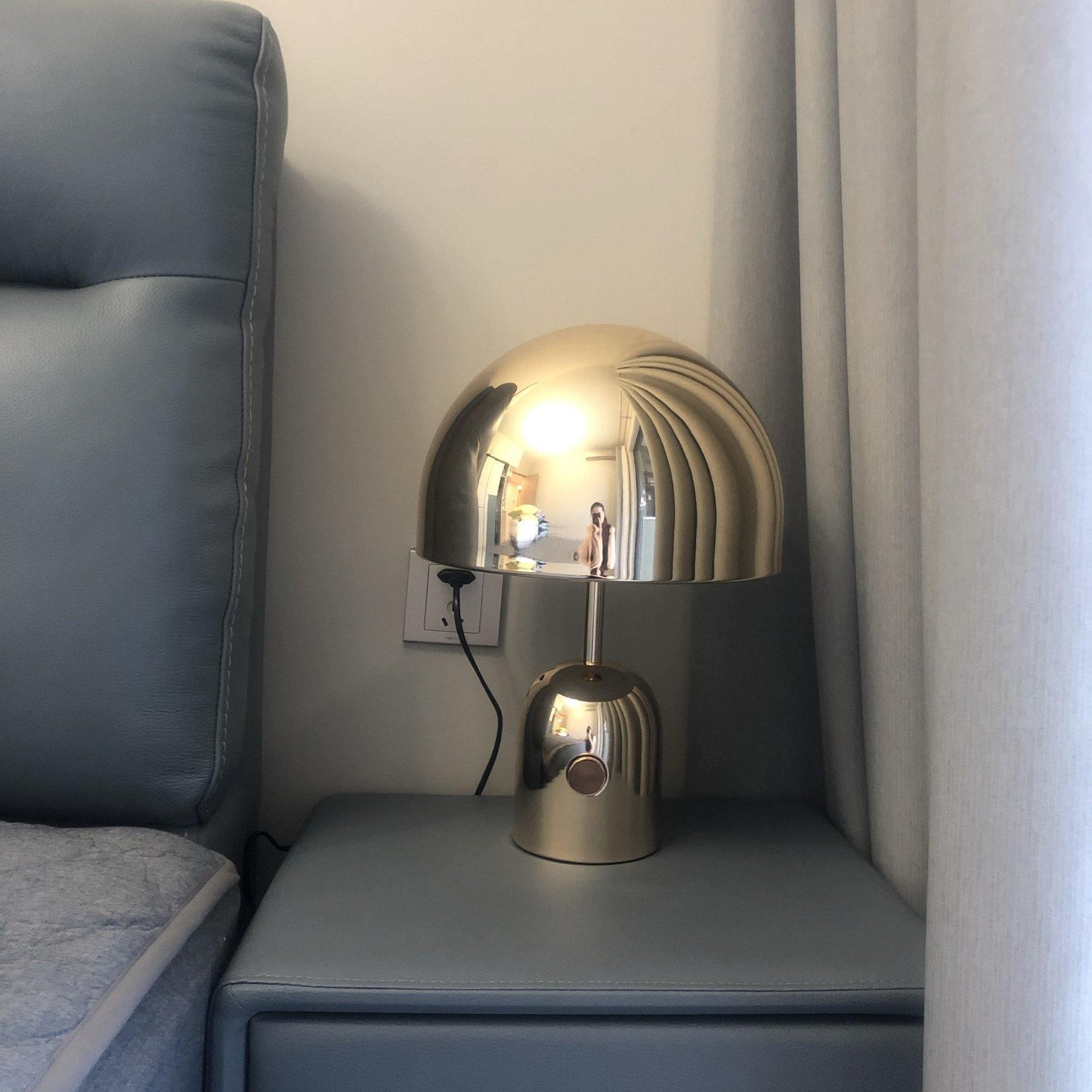 ChimeGlow - Bell bordslampa, för en elegant touch av ljus