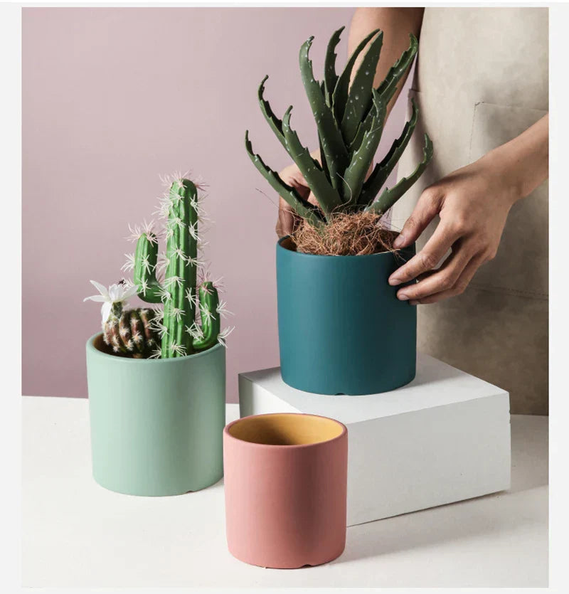 VividSphere – Luxury Round Ceramic Flower Pot with Hand-Glazed Elegance