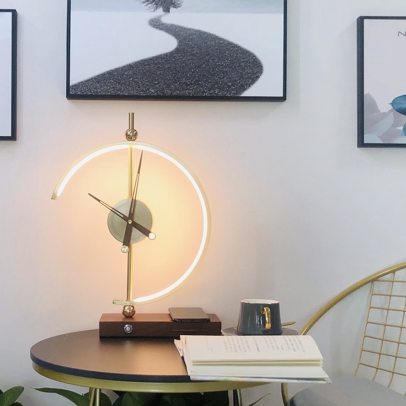 NagoyaLight™ | Orologio lampada di lusso con caricabatterie