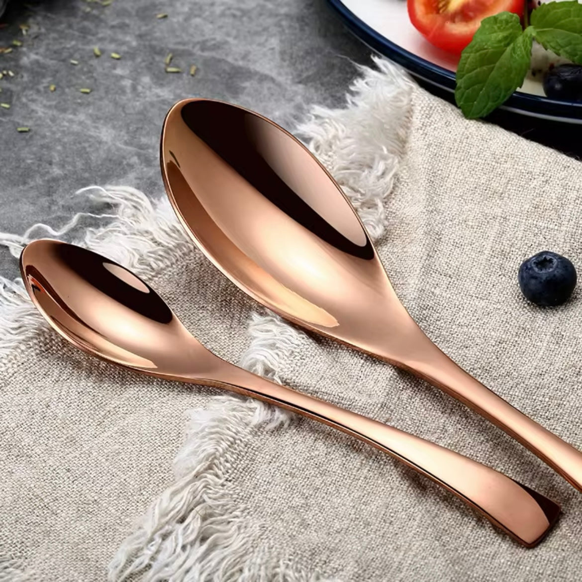 Ruostumattomasta teräksestä valmistettu ruokailuvälinesarja Salime Rose Gold Collection