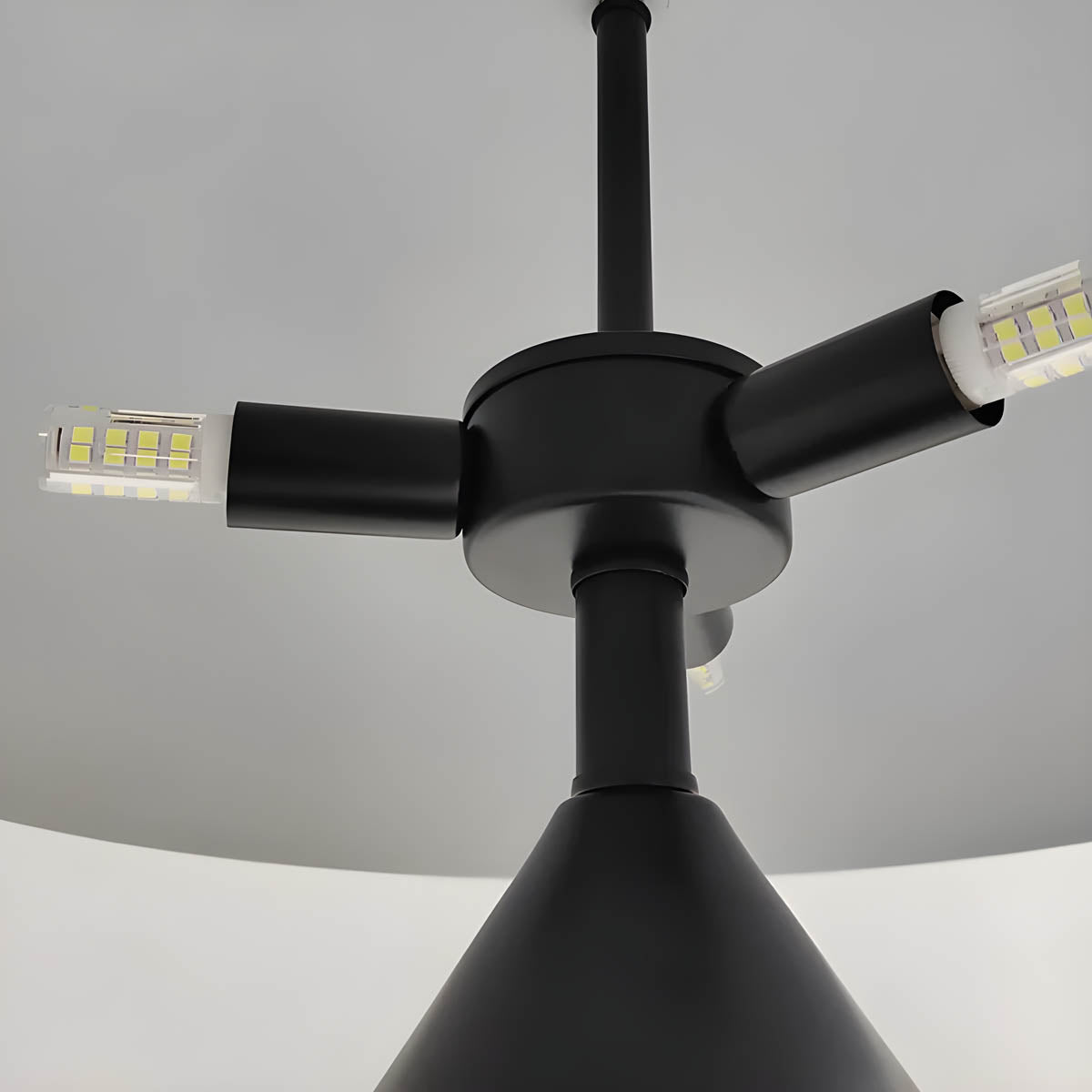 RadianceLuxe – Suspension moderne au design lumineux