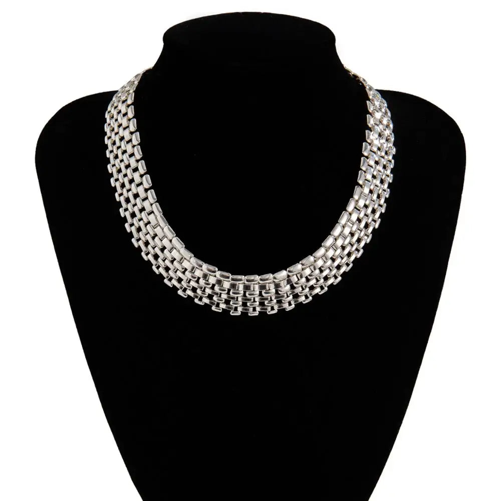 Collier drapé glamour