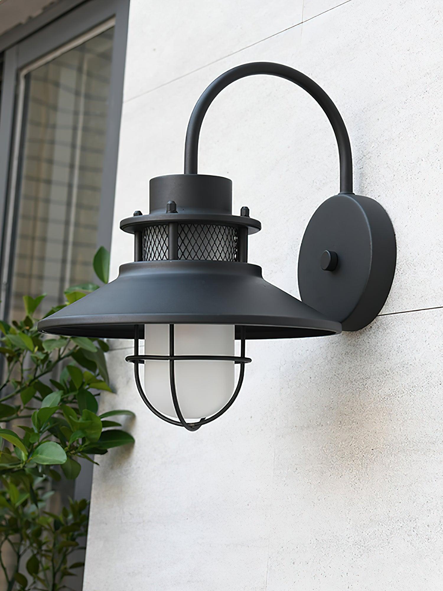 Felix Outdoor Lamp