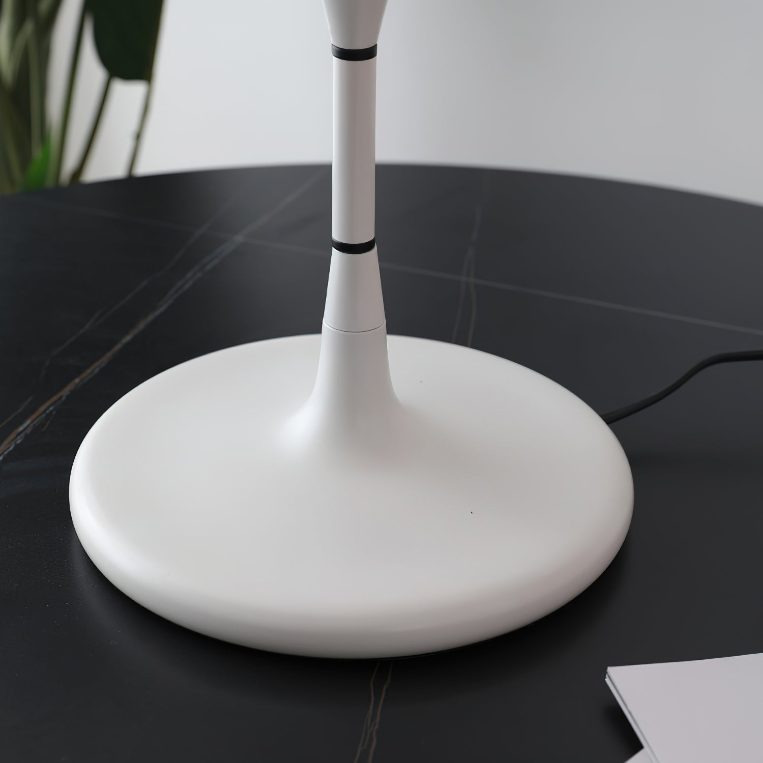 LumiFont - Lampe de table élégante au design unique