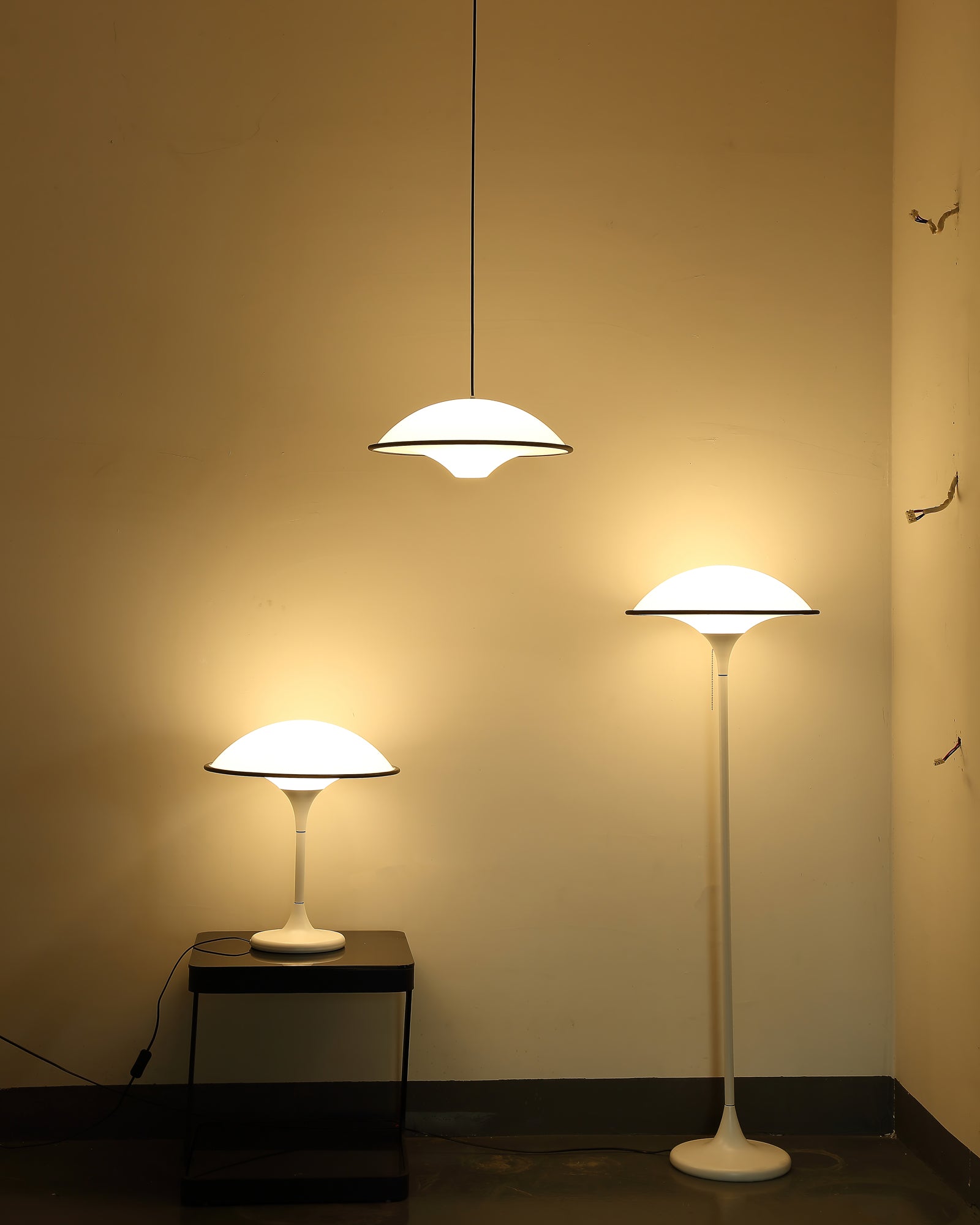 LumiFont - Elegant bordlampe med unikt design