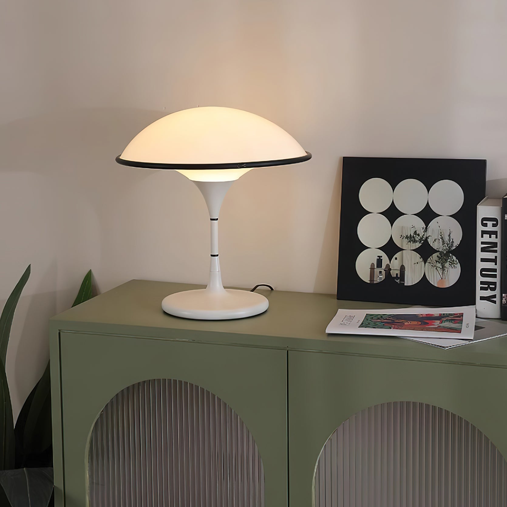 LumiFont - Elegante lampada da tavolo dal design unico