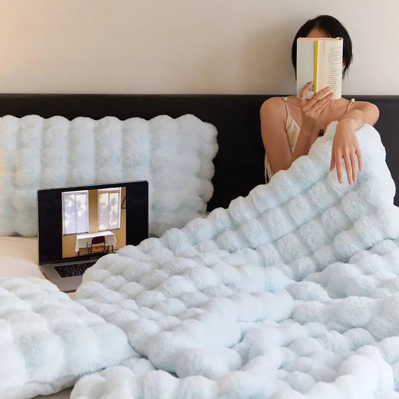 Gwen LuxeEmbrace Royale Blanket