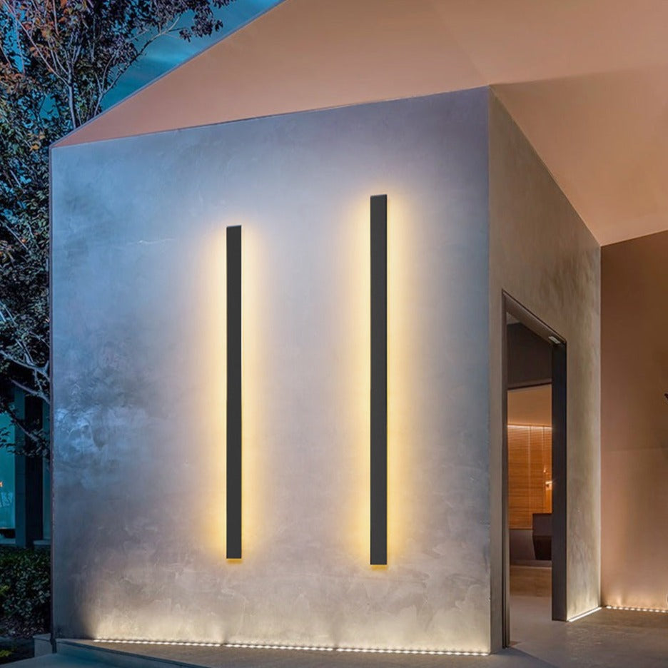 Linear Luxe™ Outdoor Sconce