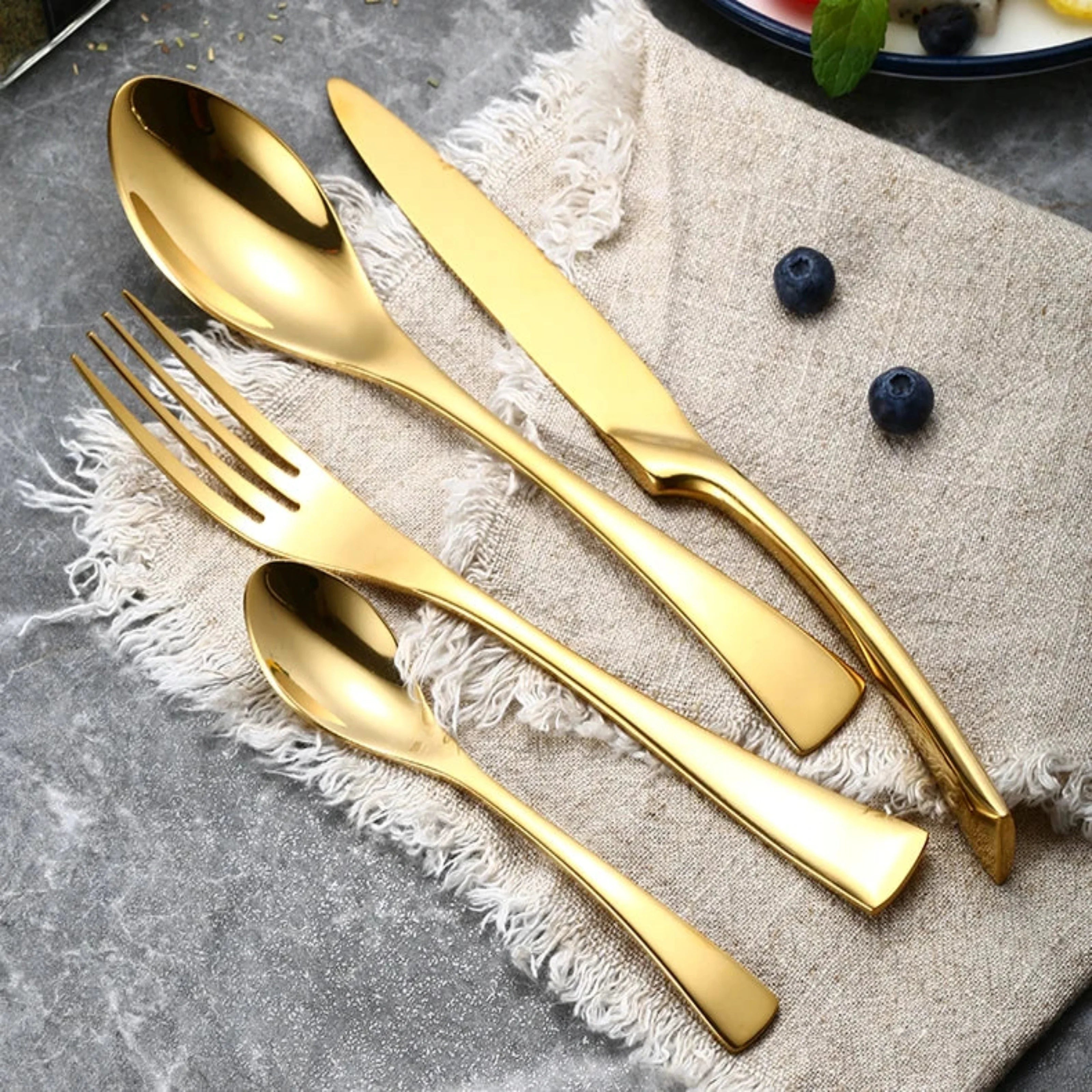 Set Posate In Acciaio Inox Collezione Salime Gold