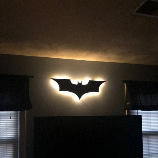 Batman LED-vegglampe med trådløs fjernkontroll og fargeendring