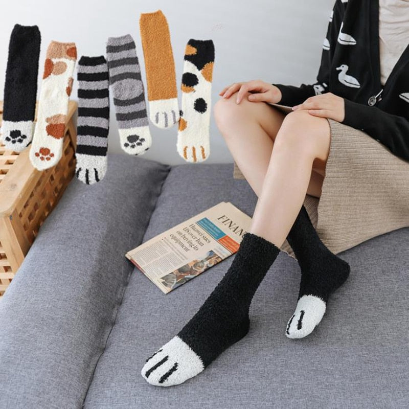 Chaussettes à pois avec des orteils de chat