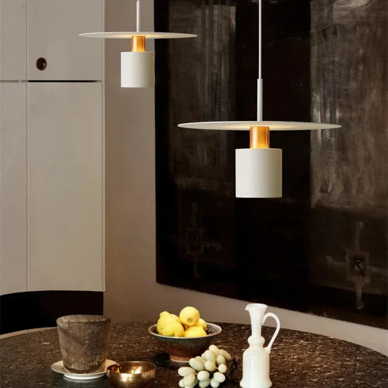 Lampe à suspension linéaire – élégante et épurée