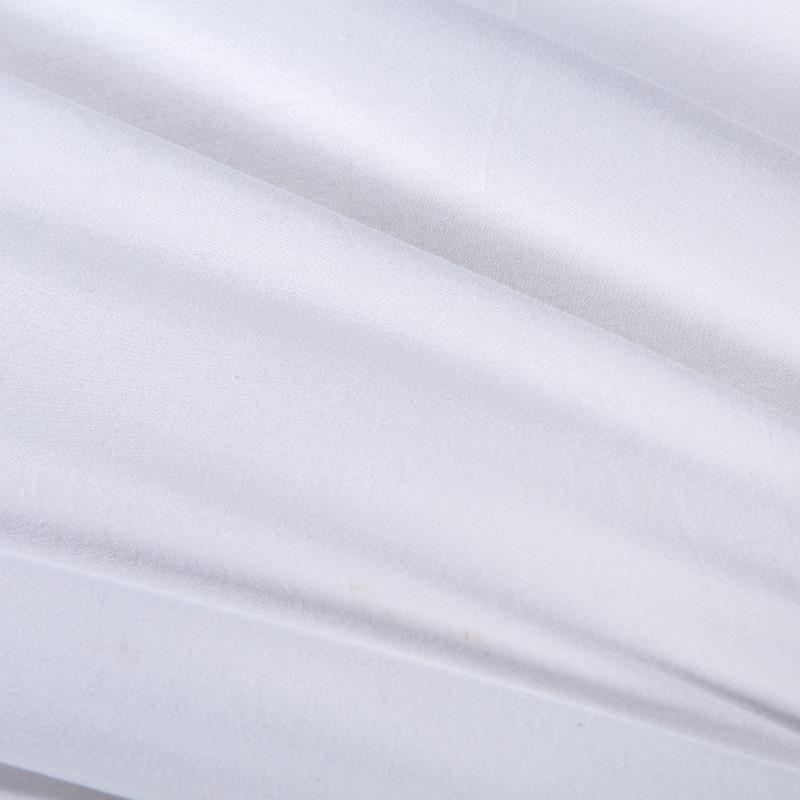 Set biancheria da letto con ricamo in cotone egiziano bianco DeLuxxe