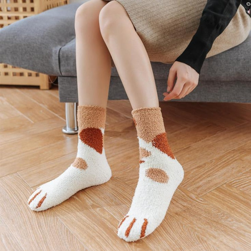 Chaussettes à pois avec des orteils de chat