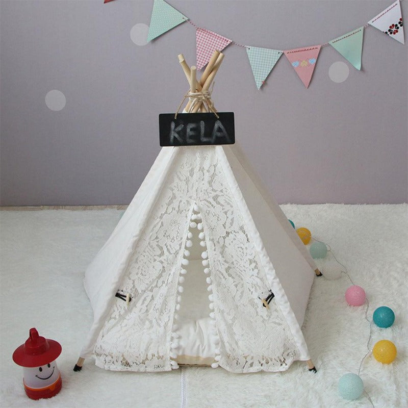 Tipi para perros con pompones de encaje blanco y cojín para perros